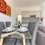 Exquisite Penthouse With Jacuzzi 2 Bedroom