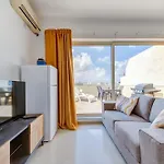 Exquisite Penthouse With Jacuzzi 2 Bedroom
