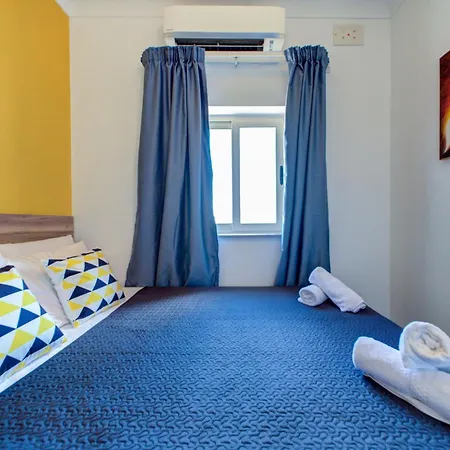 Exquisite Penthouse With Jacuzzi 2 Bedroom