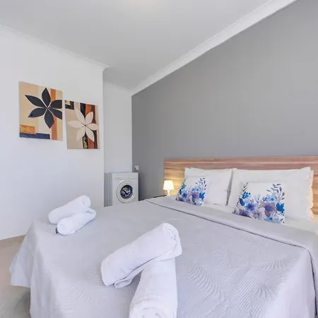 Exquisite Penthouse With Jacuzzi 2 Bedroom