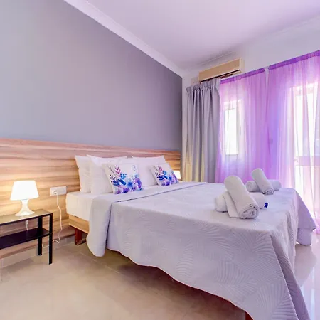Exquisite Penthouse With Jacuzzi 2 Bedroom Apartment Sliema