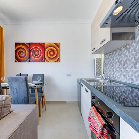 Apartment Exquisite Penthouse With Jacuzzi 2 Bedroom *