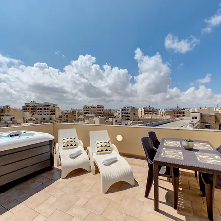 Apartment Exquisite Penthouse With Jacuzzi 2 Bedroom