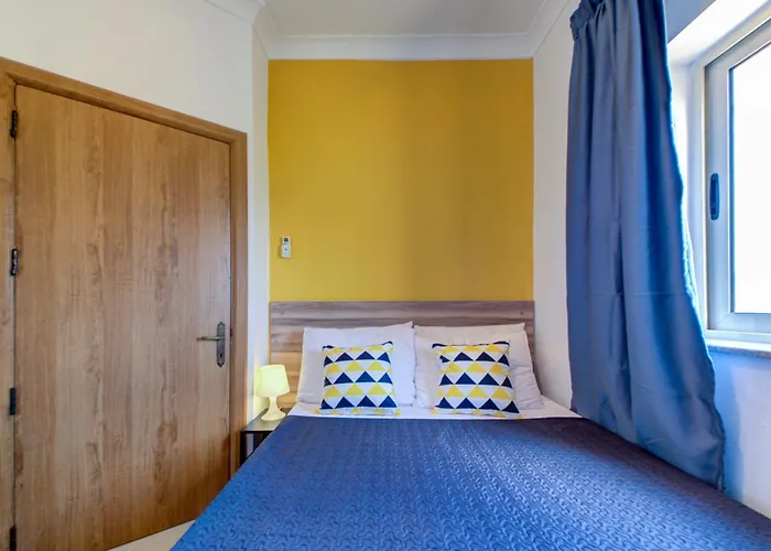 Exquisite Penthouse With Jacuzzi 2 Bedroom * Sliema