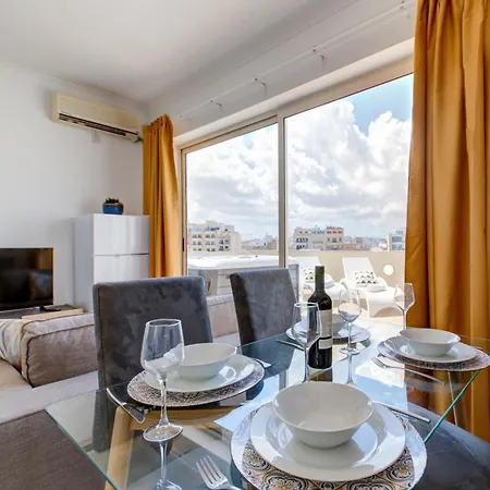 Exquisite Penthouse With Jacuzzi 2 Bedroom *